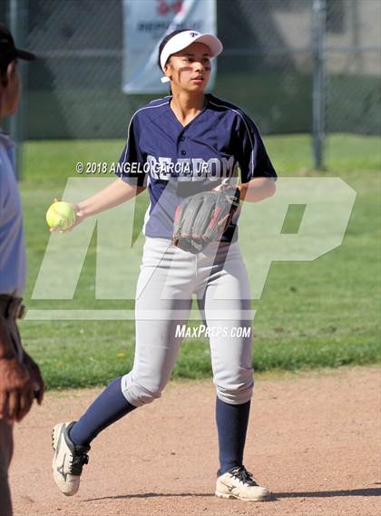 Thumbnail 2 in Freedom vs Antioch photogallery.
