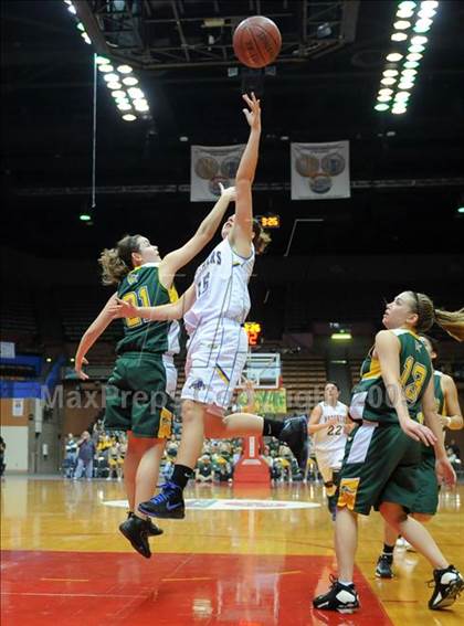 Thumbnail 2 in Kingsburg vs. Corcoran (CIF CS D4 Final) photogallery.