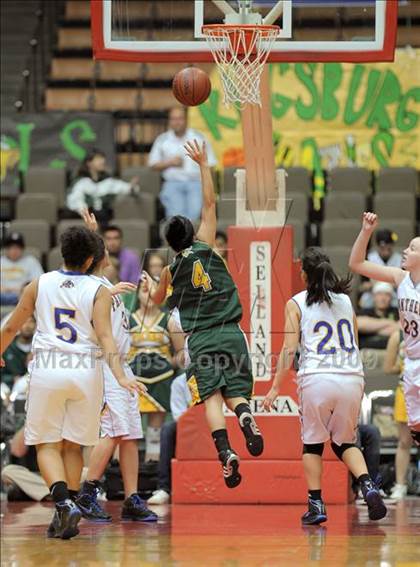 Thumbnail 3 in Kingsburg vs. Corcoran (CIF CS D4 Final) photogallery.
