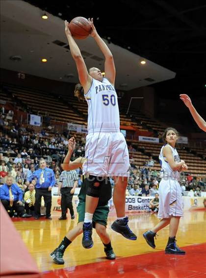 Thumbnail 3 in Kingsburg vs. Corcoran (CIF CS D4 Final) photogallery.