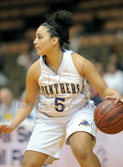 Thumbnail 2 in Kingsburg vs. Corcoran (CIF CS D4 Final) photogallery.