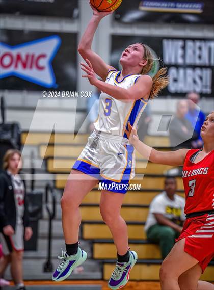 Thumbnail 3 in Tuckerman vs Mountain View (3A-2 District Tournament) photogallery.