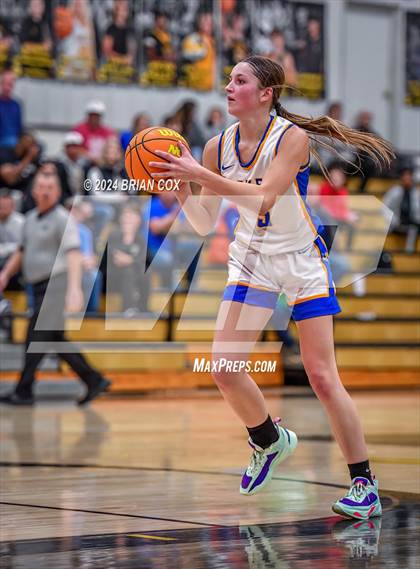 Thumbnail 1 in Tuckerman vs Mountain View (3A-2 District Tournament) photogallery.