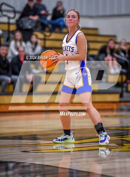 Thumbnail 1 in Tuckerman vs Mountain View (3A-2 District Tournament) photogallery.
