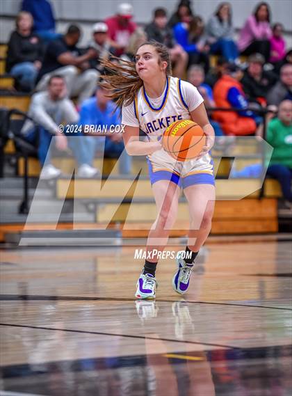 Thumbnail 3 in Tuckerman vs Mountain View (3A-2 District Tournament) photogallery.