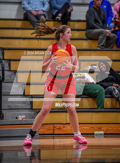 Thumbnail 2 in Tuckerman vs Mountain View (3A-2 District Tournament) photogallery.