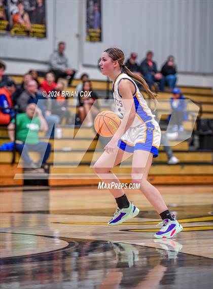 Thumbnail 3 in Tuckerman vs Mountain View (3A-2 District Tournament) photogallery.