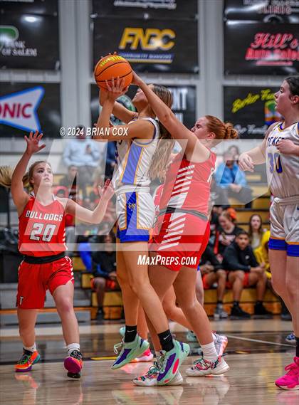 Thumbnail 2 in Tuckerman vs Mountain View (3A-2 District Tournament) photogallery.