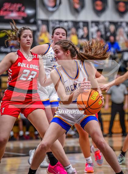 Thumbnail 1 in Tuckerman vs Mountain View (3A-2 District Tournament) photogallery.