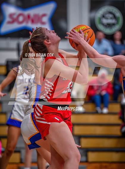 Thumbnail 1 in Tuckerman vs Mountain View (3A-2 District Tournament) photogallery.