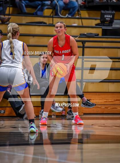 Thumbnail 2 in Tuckerman vs Mountain View (3A-2 District Tournament) photogallery.