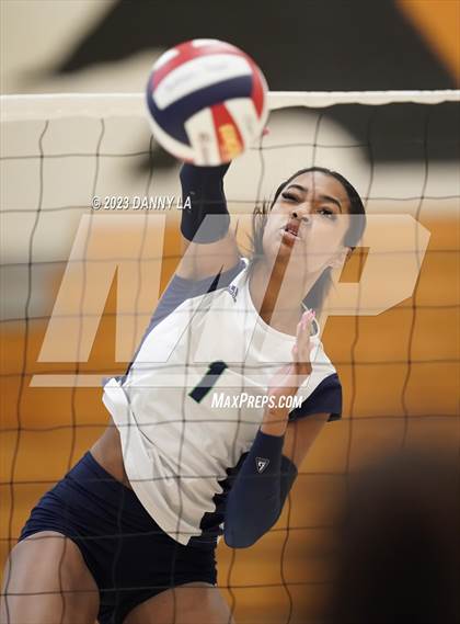 Thumbnail 1 in Flint Hill vs. Notre Dame Prep (Tiger Paws Invitational) photogallery.