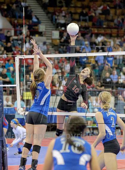 Thumbnail 1 in Ponderosa vs. Longmont (CHSAA 4A Pool II) photogallery.