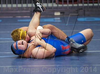 Thumbnail 2 in UIL Region IV 5A Wrestling Tournament photogallery.