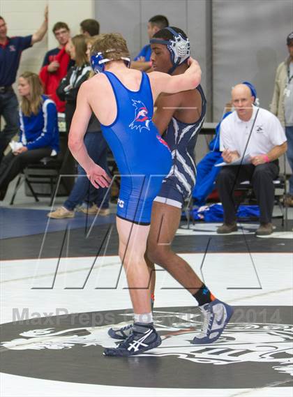 Thumbnail 1 in UIL Region IV 5A Wrestling Tournament photogallery.