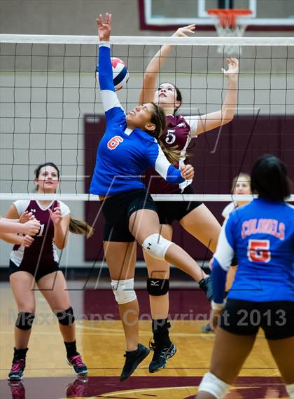 Thumbnail 2 in South Garland vs Rowlett photogallery.