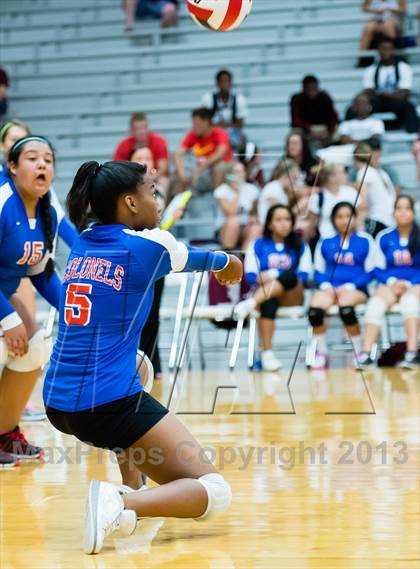 Thumbnail 1 in South Garland vs Rowlett photogallery.