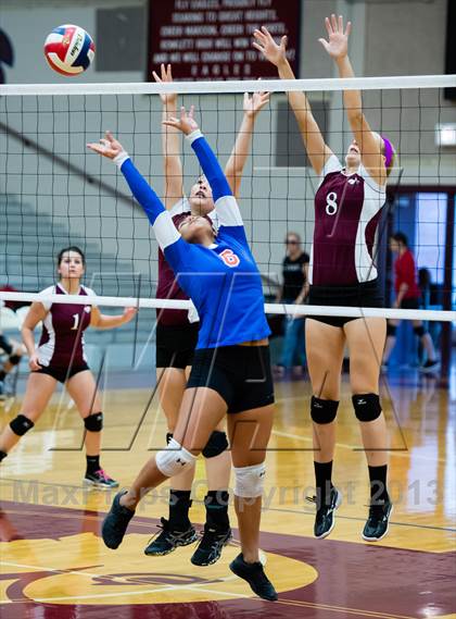 Thumbnail 1 in South Garland vs Rowlett photogallery.