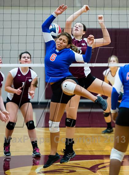 Thumbnail 3 in South Garland vs Rowlett photogallery.