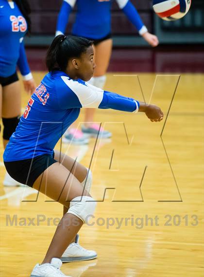 Thumbnail 2 in South Garland vs Rowlett photogallery.