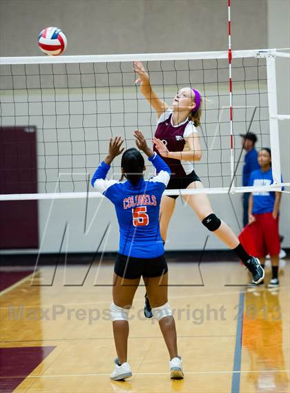Thumbnail 2 in South Garland vs Rowlett photogallery.