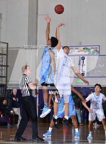 Thumbnail 1 in Burbank vs. Clovis North (St. Hope Elite Classic) photogallery.