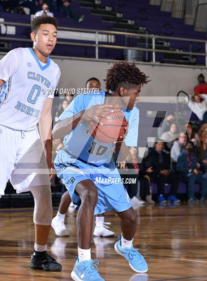 Thumbnail 3 in Burbank vs. Clovis North (St. Hope Elite Classic) photogallery.