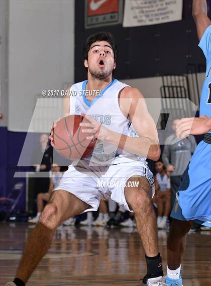 Thumbnail 2 in Burbank vs. Clovis North (St. Hope Elite Classic) photogallery.