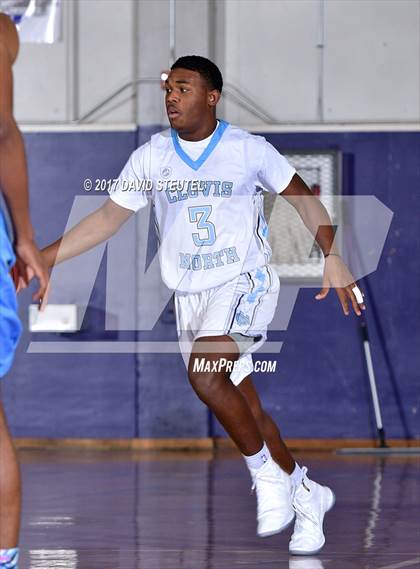 Thumbnail 1 in Burbank vs. Clovis North (St. Hope Elite Classic) photogallery.