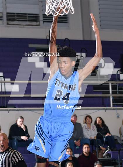Thumbnail 2 in Burbank vs. Clovis North (St. Hope Elite Classic) photogallery.