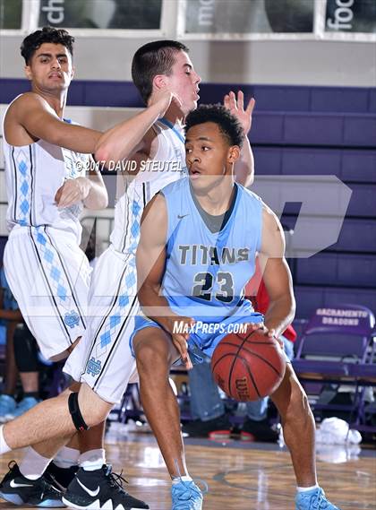Thumbnail 1 in Burbank vs. Clovis North (St. Hope Elite Classic) photogallery.