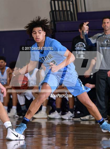 Thumbnail 1 in Burbank vs. Clovis North (St. Hope Elite Classic) photogallery.