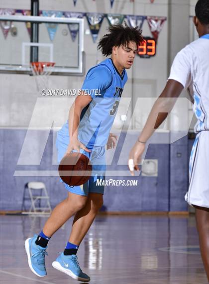 Thumbnail 2 in Burbank vs. Clovis North (St. Hope Elite Classic) photogallery.