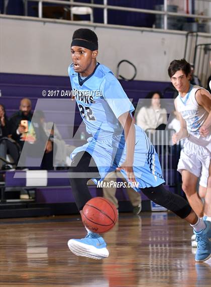 Thumbnail 2 in Burbank vs. Clovis North (St. Hope Elite Classic) photogallery.
