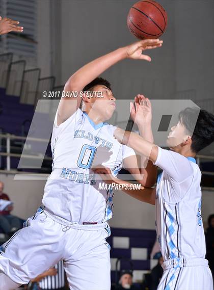 Thumbnail 1 in Burbank vs. Clovis North (St. Hope Elite Classic) photogallery.