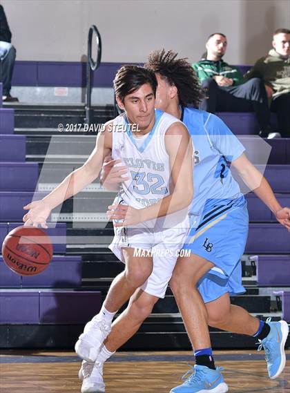 Thumbnail 2 in Burbank vs. Clovis North (St. Hope Elite Classic) photogallery.