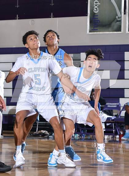 Thumbnail 2 in Burbank vs. Clovis North (St. Hope Elite Classic) photogallery.