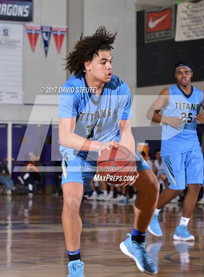 Thumbnail 3 in Burbank vs. Clovis North (St. Hope Elite Classic) photogallery.
