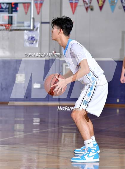 Thumbnail 2 in Burbank vs. Clovis North (St. Hope Elite Classic) photogallery.