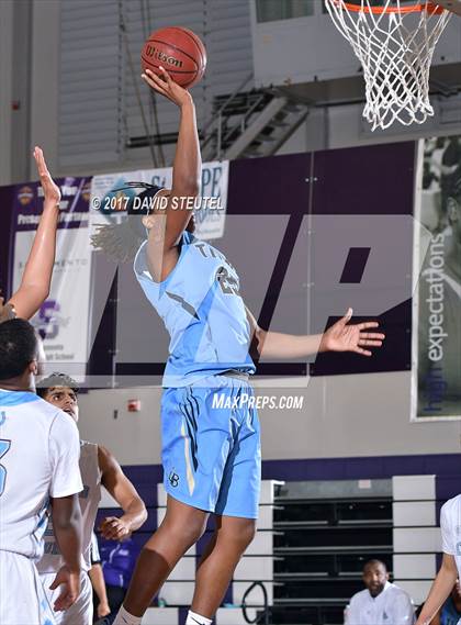 Thumbnail 1 in Burbank vs. Clovis North (St. Hope Elite Classic) photogallery.