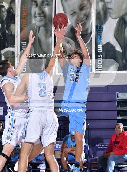 Thumbnail 3 in Burbank vs. Clovis North (St. Hope Elite Classic) photogallery.