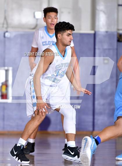 Thumbnail 2 in Burbank vs. Clovis North (St. Hope Elite Classic) photogallery.