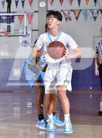 Thumbnail 3 in Burbank vs. Clovis North (St. Hope Elite Classic) photogallery.