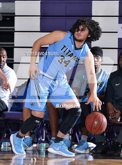 Thumbnail 2 in Burbank vs. Clovis North (St. Hope Elite Classic) photogallery.