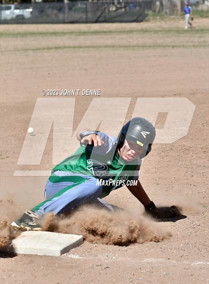 Thumbnail 3 in Mora @ McCurdy photogallery.