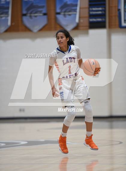 Thumbnail 2 in Oak Ridge vs. Bishop Gorman (SoCal Holiday Prep Classic) photogallery.