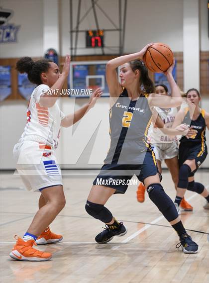 Thumbnail 3 in Oak Ridge vs. Bishop Gorman (SoCal Holiday Prep Classic) photogallery.