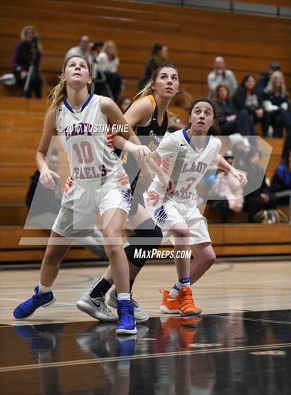 Thumbnail 3 in Oak Ridge vs. Bishop Gorman (SoCal Holiday Prep Classic) photogallery.