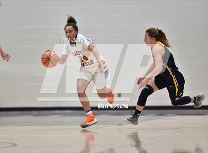 Thumbnail 3 in Oak Ridge vs. Bishop Gorman (SoCal Holiday Prep Classic) photogallery.