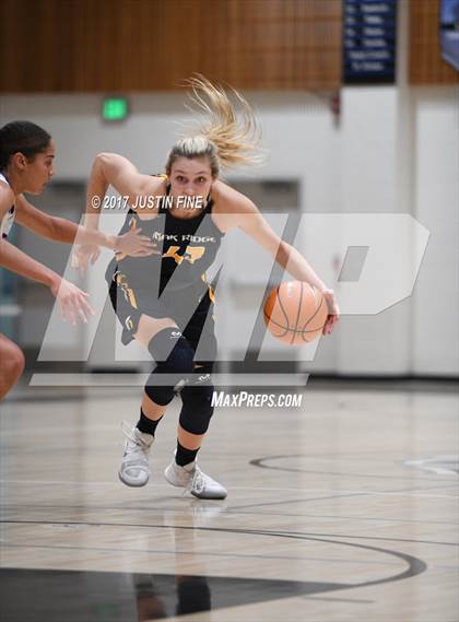 Thumbnail 1 in Oak Ridge vs. Bishop Gorman (SoCal Holiday Prep Classic) photogallery.